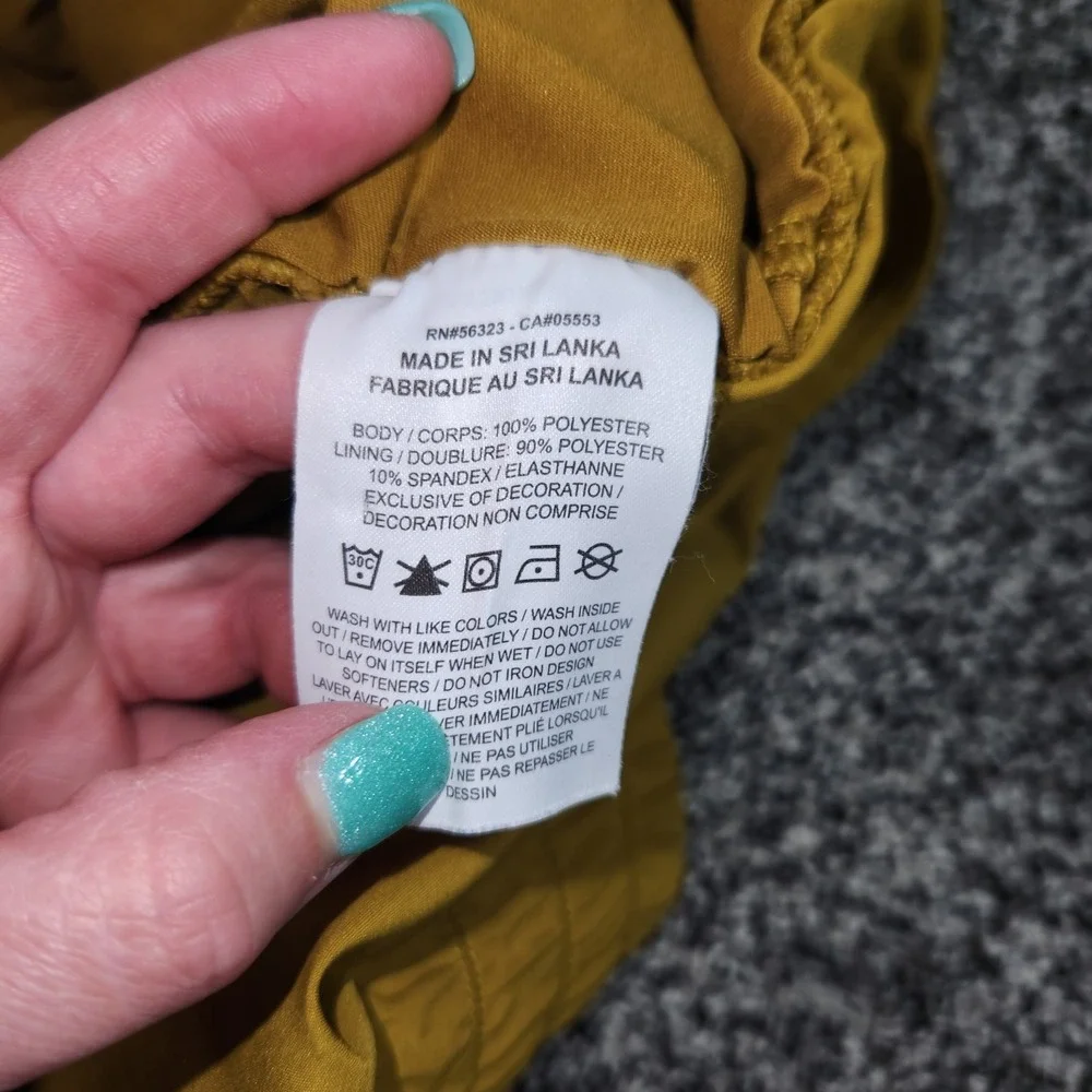 nike ultra hi waisted shorts Mustard Yellow Pockets Inside Liner Slimming Run L